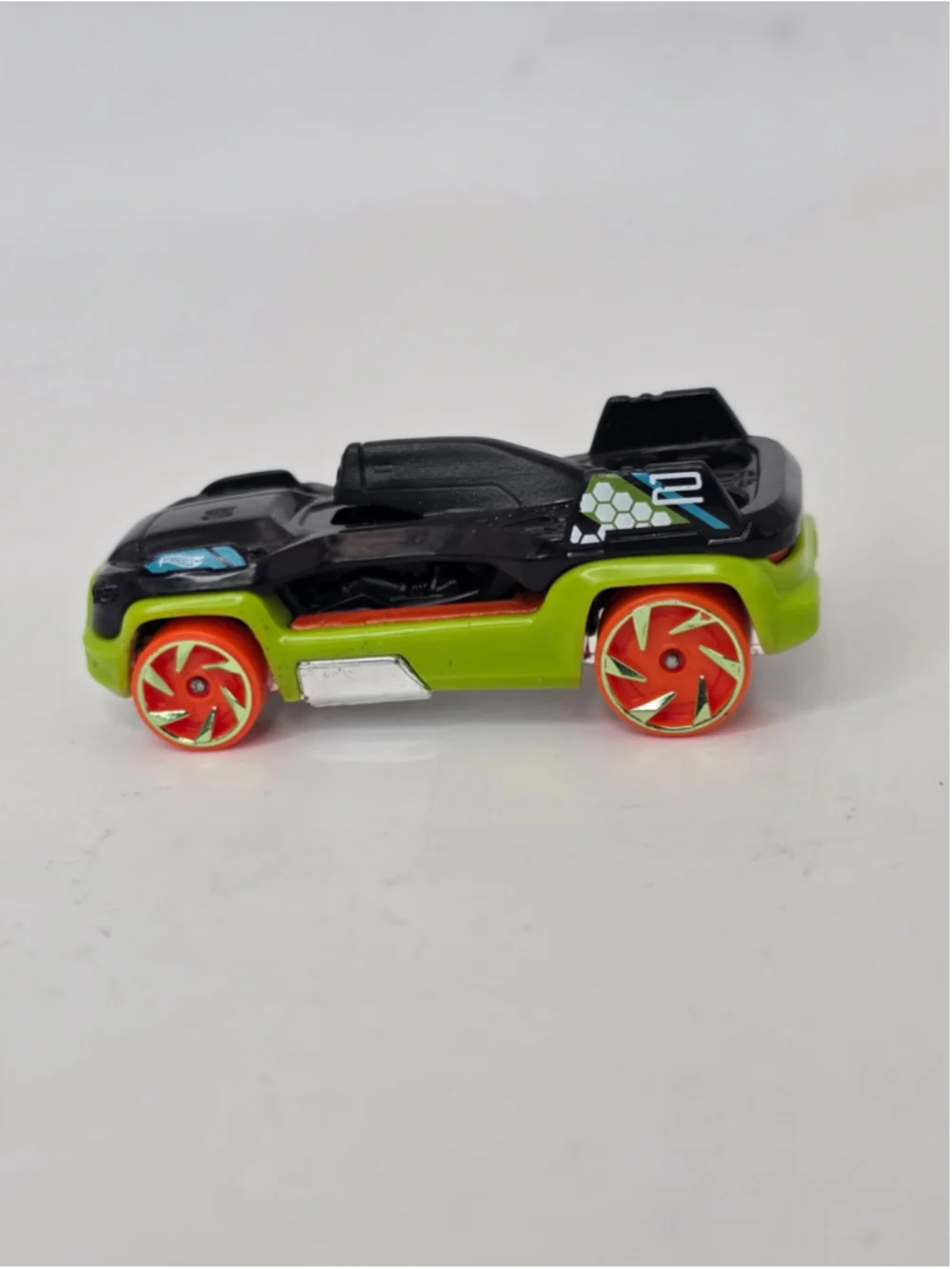 Hot Wheels Lot of 8 Diecast Cars 1:64 Sports Race Exotic Vehicles Assorted